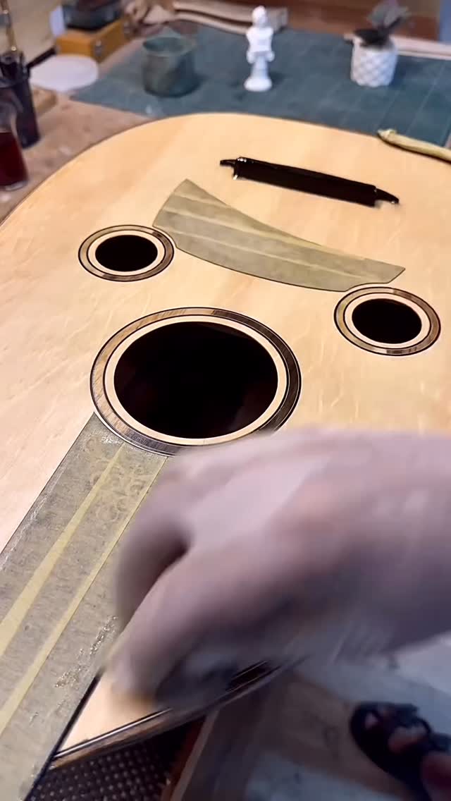 Instagram DSc-8idDBSy